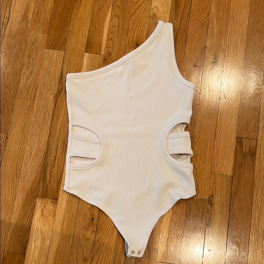 Abercrombie & Fitch Cream Asymmetrical Bodysuit with Side Cutouts